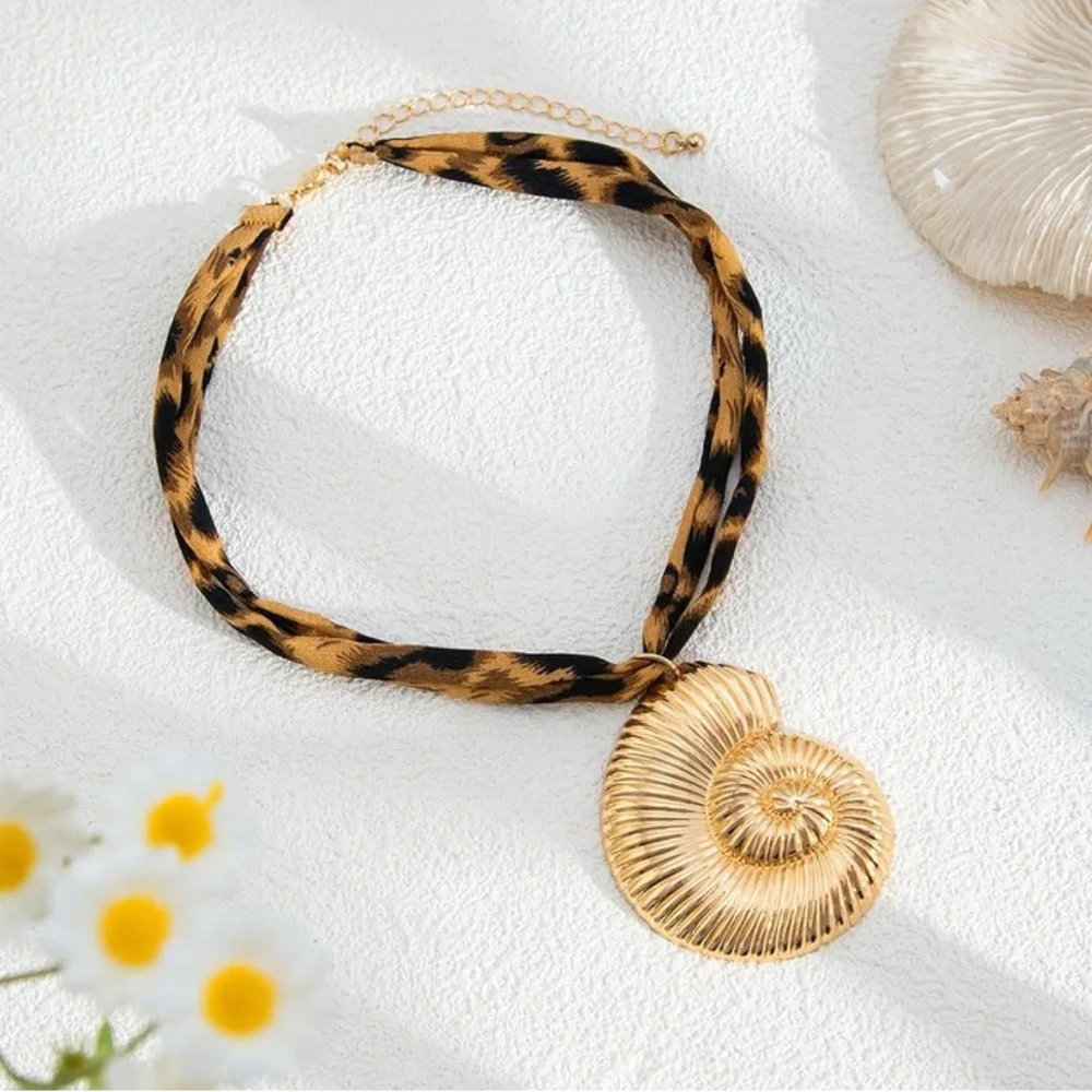 Gold Shell Pendant Necklace